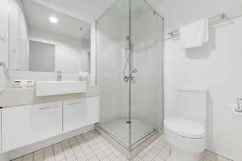Docklands Private Collection Of Apartments - Digital Harbour - Accommodation Noosa 13