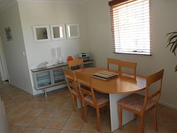 Twin Quays Noosa Resort - Accommodation Noosa 5