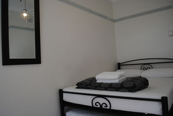 Highfield Hotel - Accommodation Noosa 4