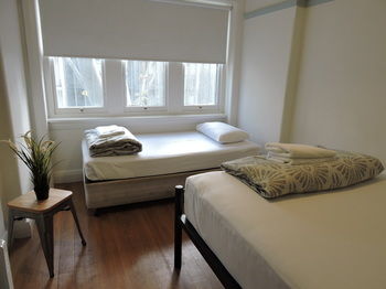 Highfield Hotel - Accommodation Noosa 9