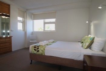 84 The Spit - Accommodation Noosa 94
