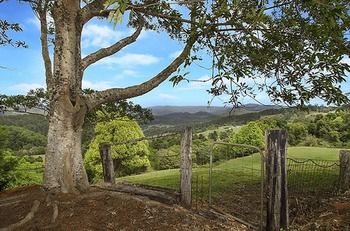Artisan Spa Views - Accommodation Noosa 2