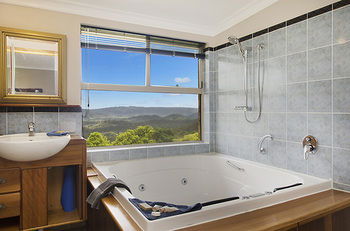 Artisan Spa Views - Accommodation Noosa 8