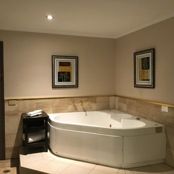 Eltham Gateway Hotel - Accommodation Noosa 5
