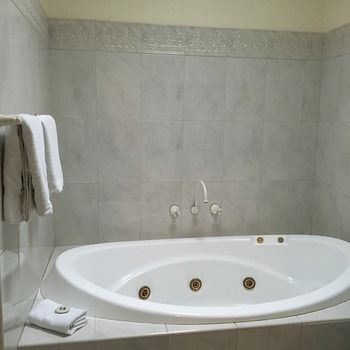 Eltham Gateway Hotel - Accommodation Noosa 16