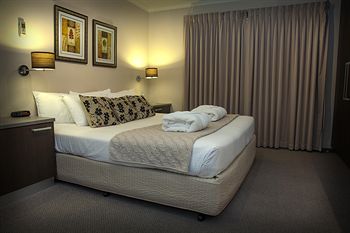 Eltham Gateway Hotel - Accommodation Noosa 0