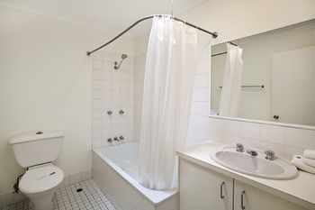 Beach Breakers Resort - Accommodation Noosa 36