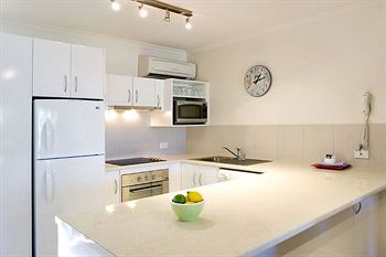 Beach Breakers Resort - Accommodation Noosa 7