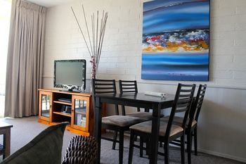 Surf Dance - Accommodation Noosa 5