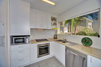 Surf Dance - Accommodation Noosa 34