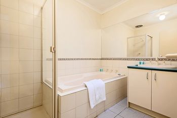 Apartments @ Mt Waverley - Accommodation Noosa 0