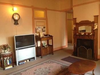 Hotel Avonleigh - Accommodation Noosa 2