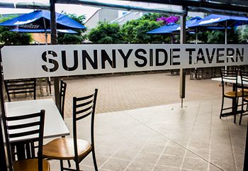 Sunnyside Tavern - Accommodation Noosa 10