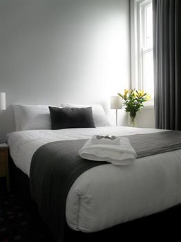 Sunnyside Tavern - Accommodation Noosa 0