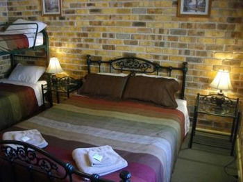 The Falls - Accommodation Noosa 8