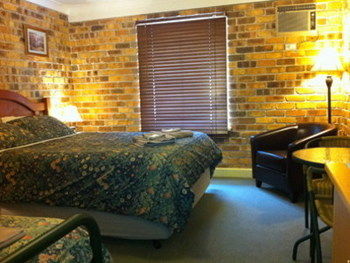 The Falls - Accommodation Noosa 15