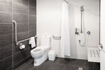 Lily Sands Inn - Accommodation Noosa 1