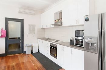 Lily Sands Inn - Accommodation Noosa 3