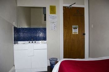 Nomads St Kilda Beach - Hostel - Accommodation Noosa 23