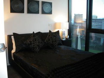 Docklands Executive Apartments - Accommodation Noosa 0