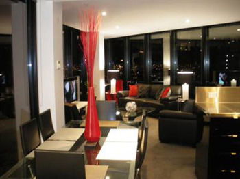 Docklands Executive Apartments - Accommodation Noosa 2