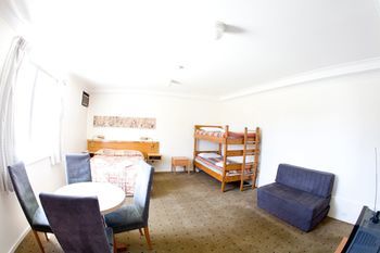 Manly Oceanside - Accommodation Noosa 2