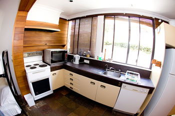 Manly Oceanside - Accommodation Noosa 14