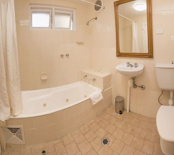 Manly Oceanside - Accommodation Noosa 31