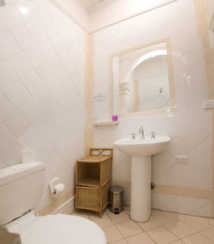Manly Oceanside - Accommodation Noosa 32