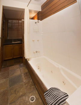 Manly Oceanside - Accommodation Noosa 35