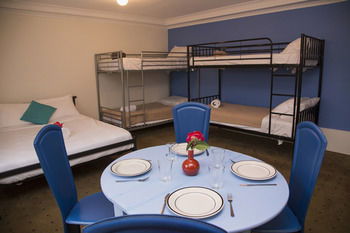 Manly Oceanside - Accommodation Noosa 64