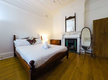 Manly Oceanside - Accommodation Noosa 90