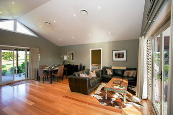 Lilies Luxury Retreats - Accommodation Noosa 41