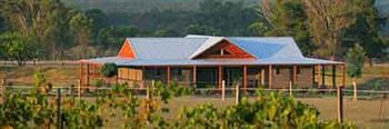 Lilies Luxury Retreats - Accommodation Noosa 4