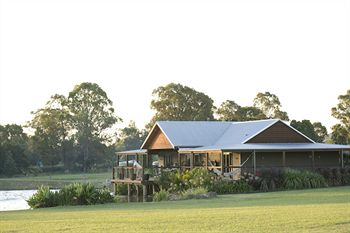 Lilies Luxury Retreats - Accommodation Noosa 8