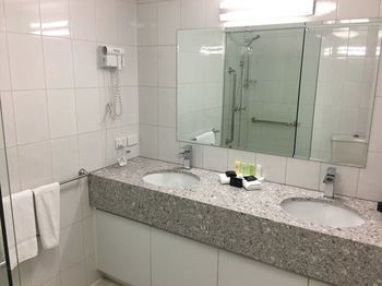 Kimberley Gardens Hotel & Serviced Apartments - Accommodation Noosa 8