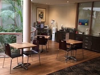 Kimberley Gardens Hotel & Serviced Apartments - Accommodation Noosa 18