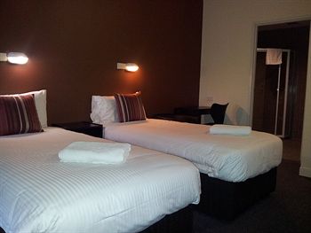 Urban Central Accommodation - Hostel - Accommodation Noosa 0