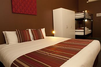 Urban Central Accommodation - Hostel - Accommodation Noosa 3