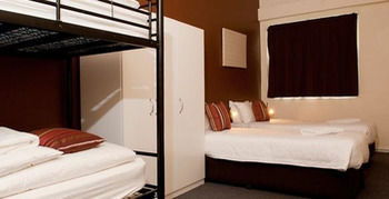 Urban Central Accommodation - Hostel - Accommodation Noosa 7