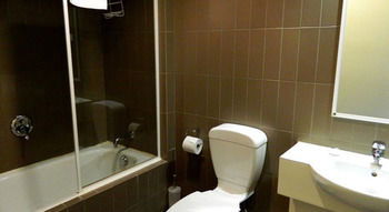 Urban Central Accommodation - Hostel - Accommodation Noosa 9