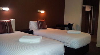 Urban Central Accommodation - Hostel - Accommodation Noosa 24
