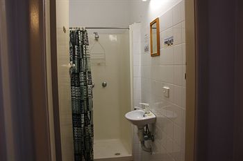 Burwood Bed And Breakfast - Accommodation Noosa 3