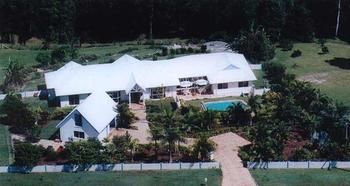 Ninderry Manor Luxury Retreat - Accommodation Noosa 0