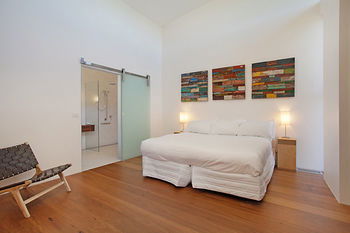 The Longhouse - Accommodation Noosa 1