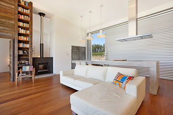 The Longhouse - Accommodation Noosa 2