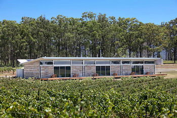 The Longhouse - Accommodation Noosa 6