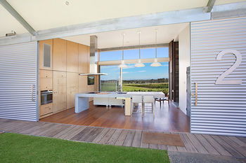 The Longhouse - Accommodation Noosa 8