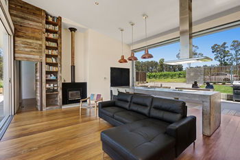 The Longhouse - Accommodation Noosa 16