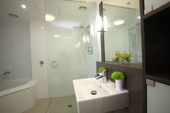 Monaco - Accommodation Noosa 2